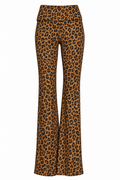 Pantalone a zampa con stampa leopardata
